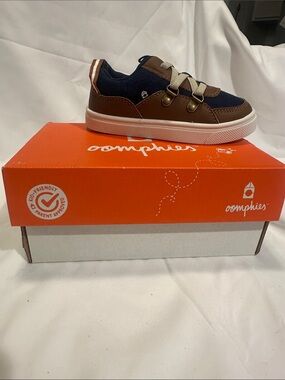 oomphies Kids Navy and Brown Lace-Style Sneaker